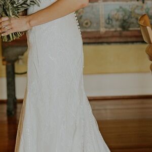 Elegant White Lace wedding dress